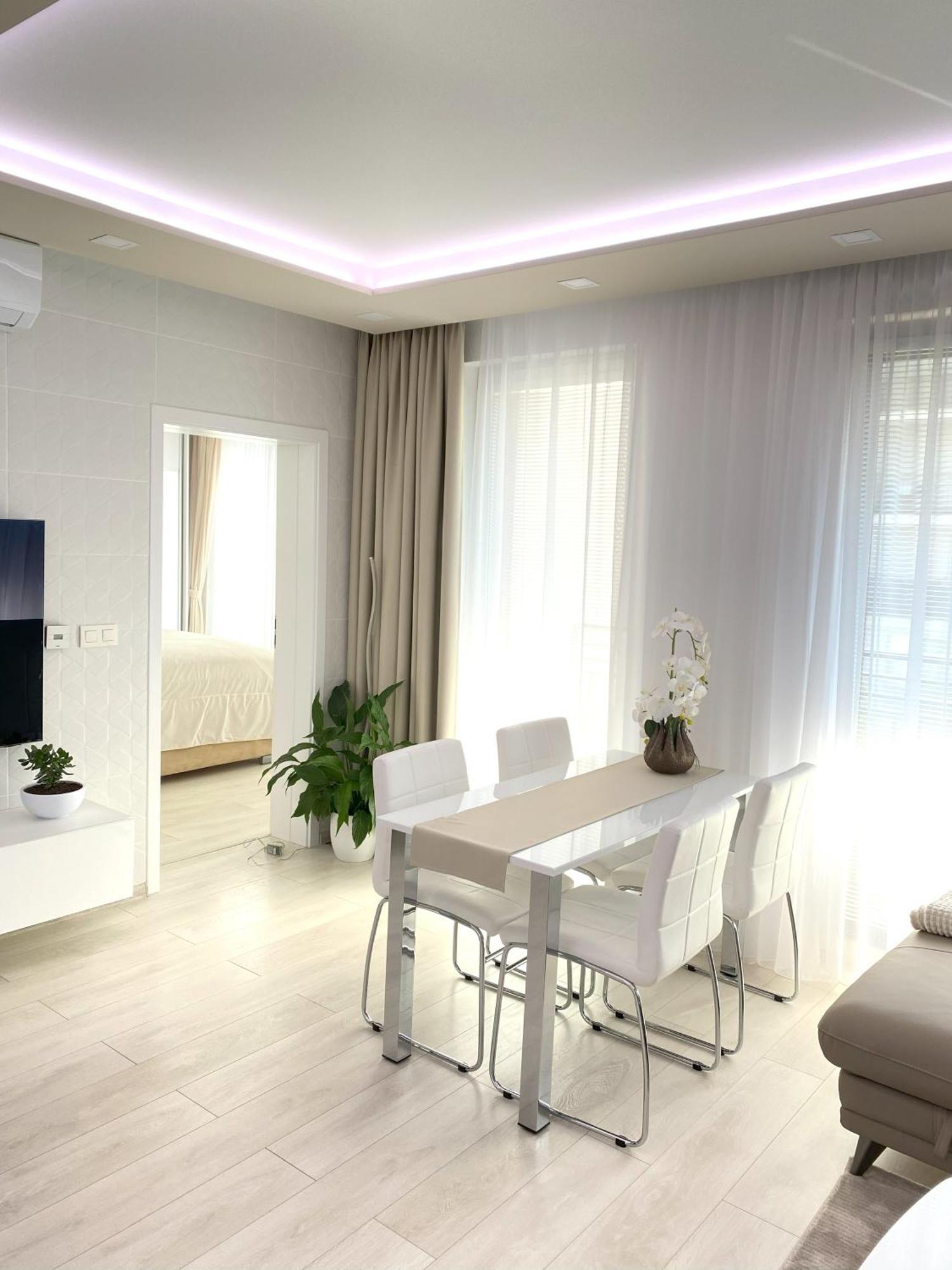 Die Eleganz - Apartment Near The City Center With Free Parking 브라티슬라바 외부 사진